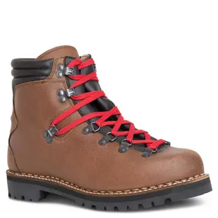 zwiegenähter bergstiefel